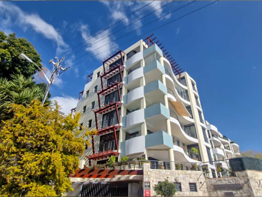 3 Bedroom Property for Sale in Sea Point Western Cape
